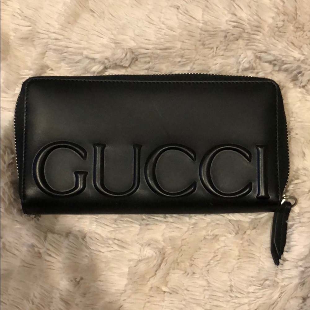 GUCCI Logo XL Zip Around Wallet